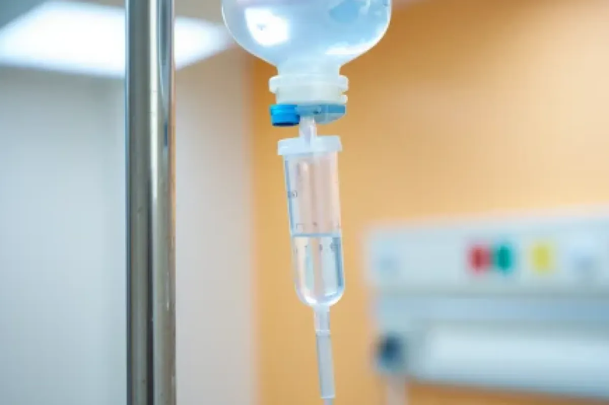 Медицинская капельница в клинике